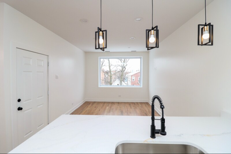 Building Photo - 1249 S Kedvale Ave