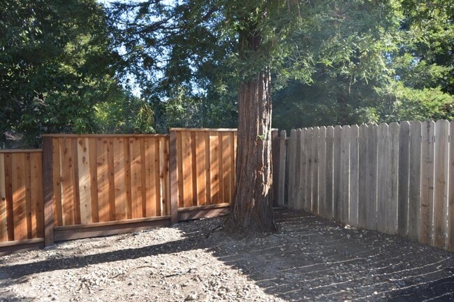 Building Photo - 119 Whitethorne Dr