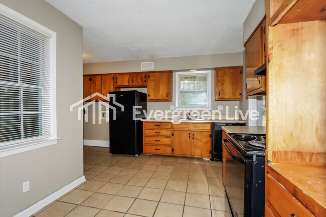 Building Photo - 3070 Magevney St