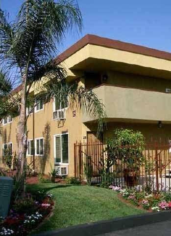 Building Photo - Cozy 2 BD, 1 BA Condo in Las Palmas Villas!