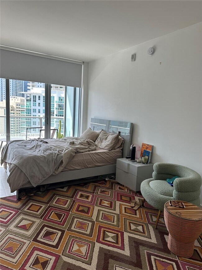 Building Photo - 1300 Brickell Bay Dr