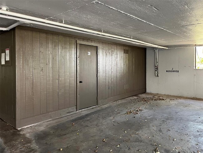 Building Photo - 338 Litchfield Ln