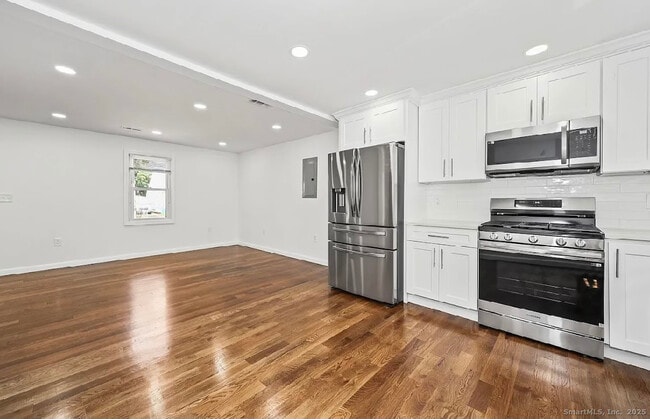 Building Photo - 405 Ruth St