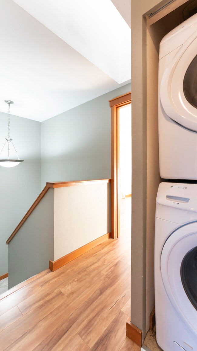 Building Photo - 3606 22nd Ave W