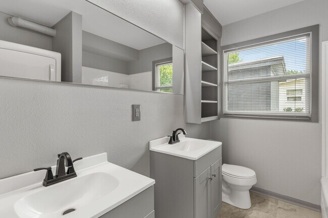 Building Photo - 4031 Gossett Dr