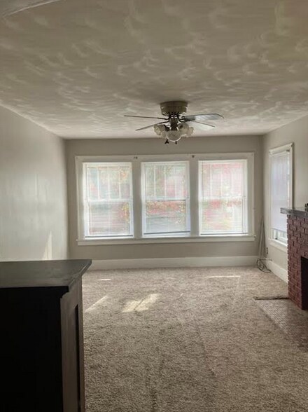 Building Photo - 1208 W 27th St