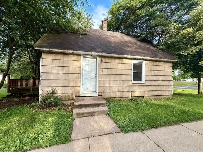 Building Photo - 3 Bed 1 Bath Single Family Home in Rothschild