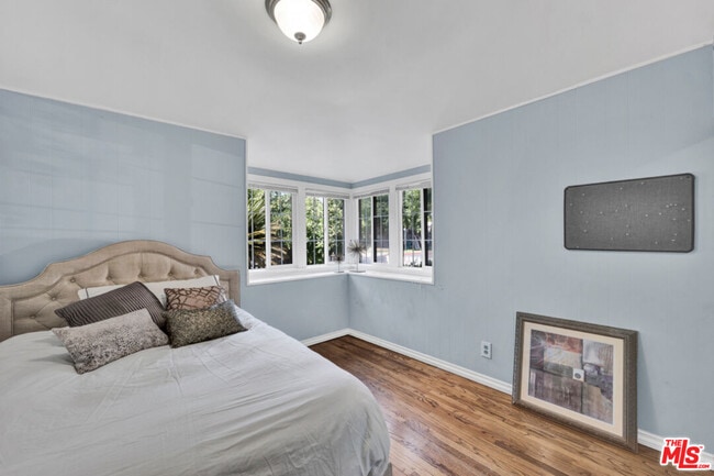 Building Photo - 6241 Canby Ave