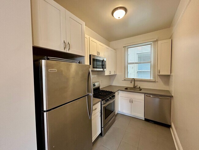 Building Photo - 1115 Polk St