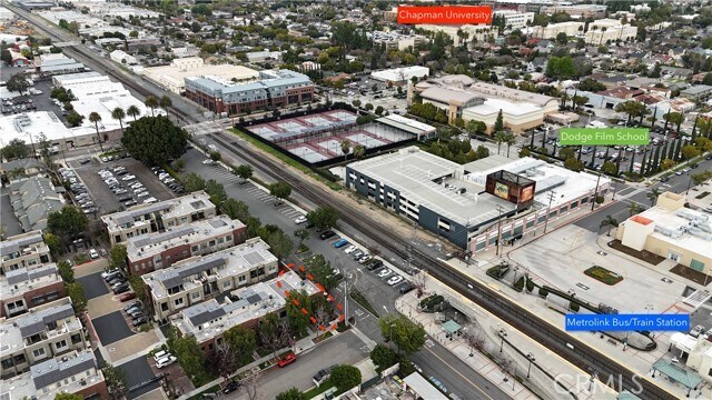 Building Photo - 501 W Maple Ave