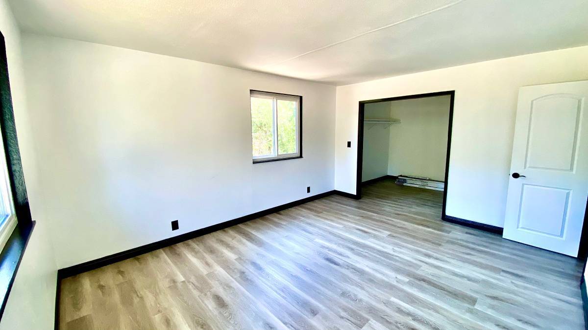 Building Photo - 10522 Brier Ln
