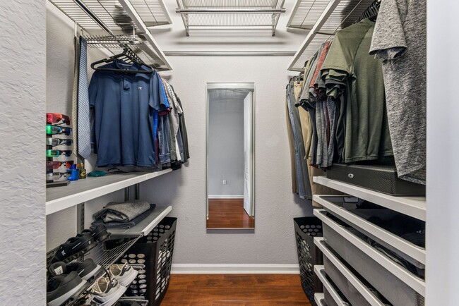 Building Photo - Updated 2/2 with attached 1 car garage right in Baldwin Park!