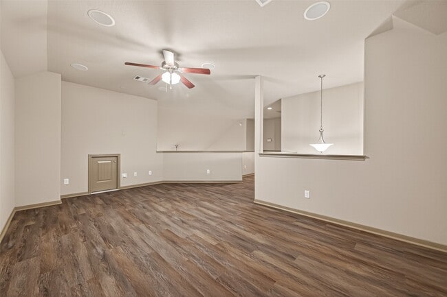 Building Photo - 2510 Shady Falls Ln