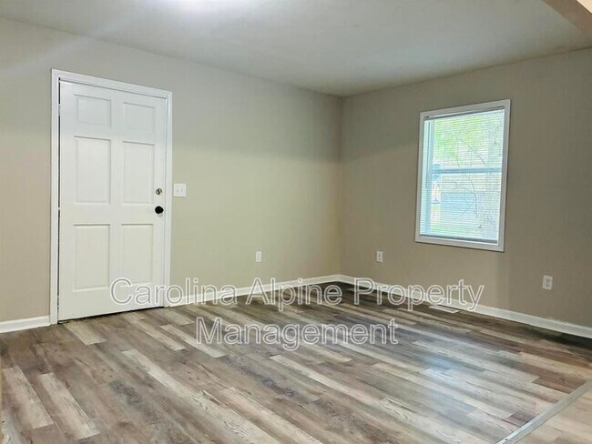 Building Photo - 1100 Spann St