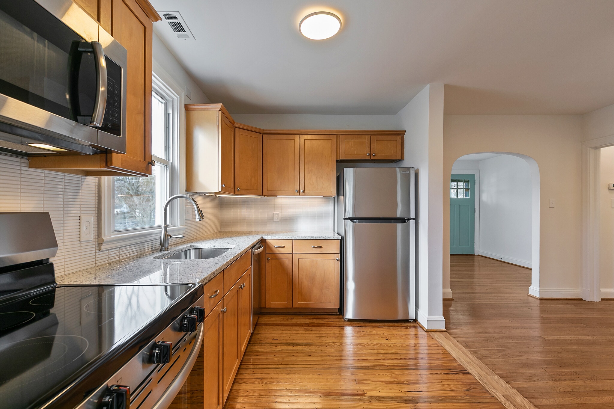 Building Photo - 2629 Dellrose Ave