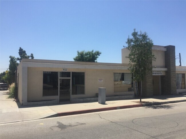 Building Photo - 936 W Foothill Blvd