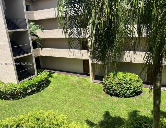 Building Photo - 10651 SW 108th Ave