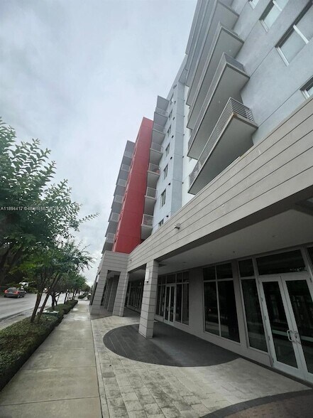 Building Photo - 7661 NW 107th Ave