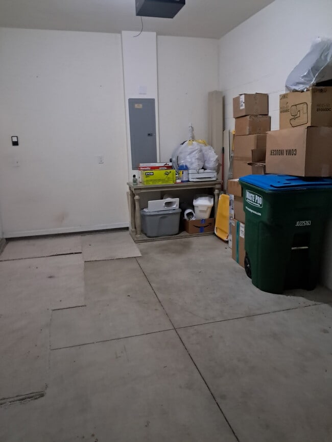 Building Photo - 317 Sand Oak Blvd