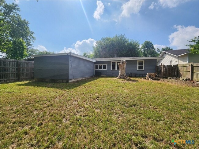 Building Photo - 554 Lee St