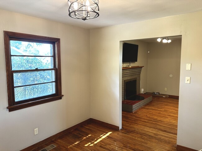 Building Photo - 4106 Woodlawn Pike