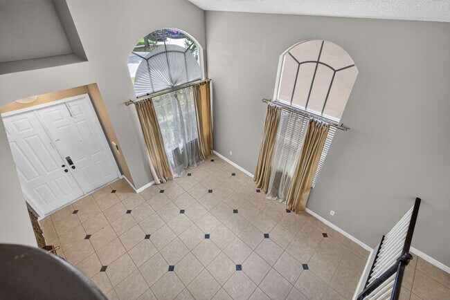 Building Photo - 1204 Oakwater Dr