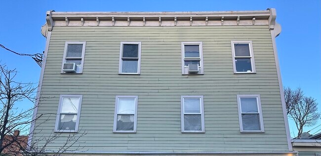 Primary Photo - 228 Sumner St
