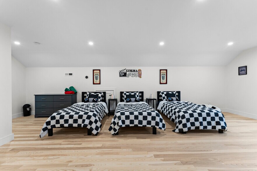 Building Photo - 21 Bolton St