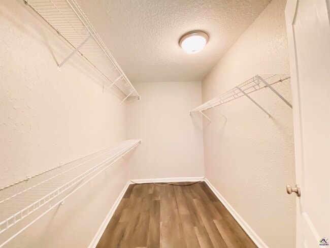 Building Photo - 202 Chimney Rock Rd