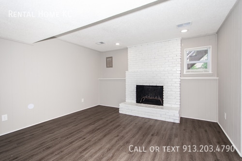 Building Photo - 1224 E Cothrell St