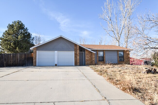 Primary Photo - 3355 Mirage Dr