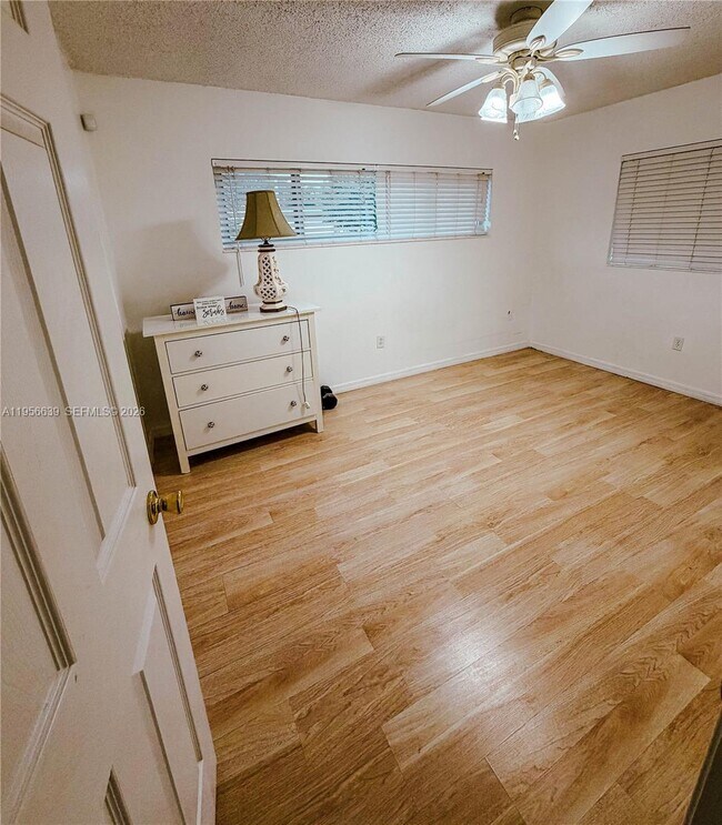 Building Photo - 2591 NW 87th Ln