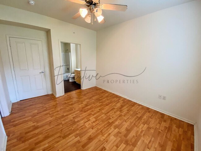 Building Photo - 311 E Hale St