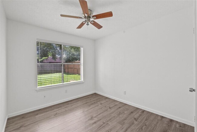 Building Photo - 2515 Northern Dr