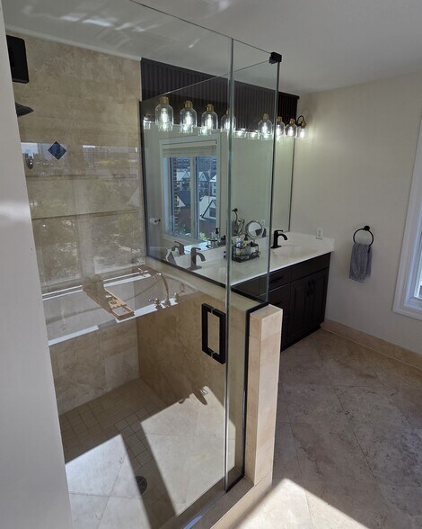 Building Photo - 1515 N Van Buren St