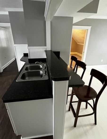 Kitchen Countertop - 2052 Fairview