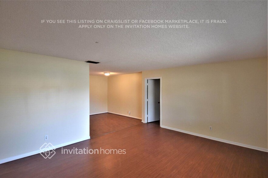 Building Photo - 3520 SW 70th Ave