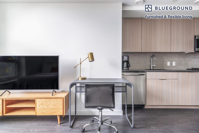 Building Photo - 2116 4th Ave