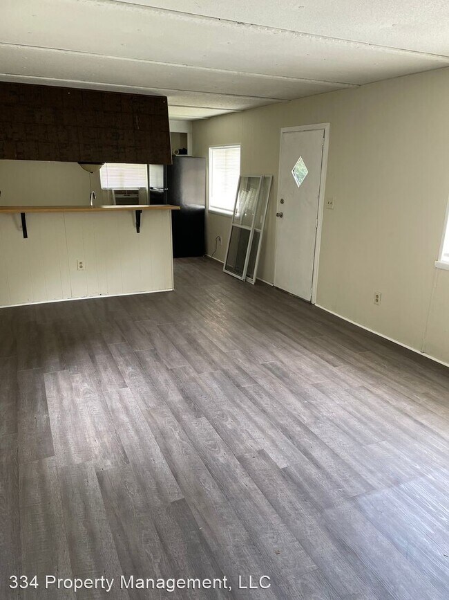Building Photo - 2 br, 1 bath House - 6312 Ashwood Circle m...