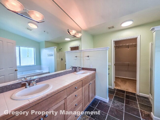 Building Photo - 12026 89th Pl NE