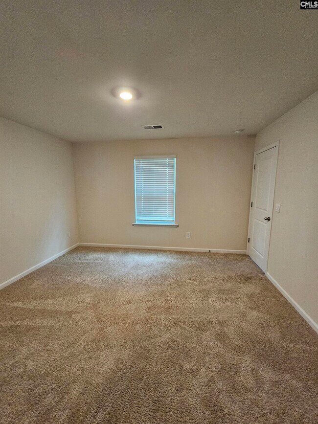 Building Photo - 3705 Stallion Dr