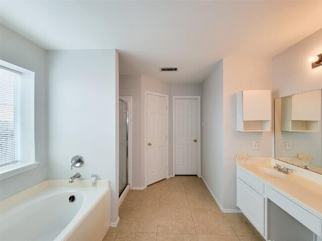 Building Photo - 6 Bedroom Home for Rent in Katy TX 77449 | Westfield | 3.5 Baths | 2-Car Garage