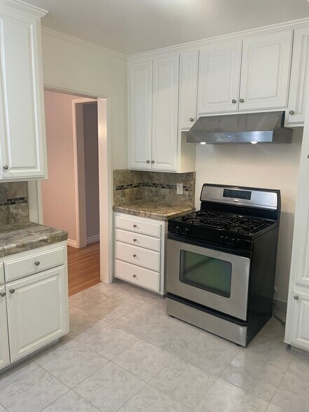 Kitchen - 4407 Ensign Ave