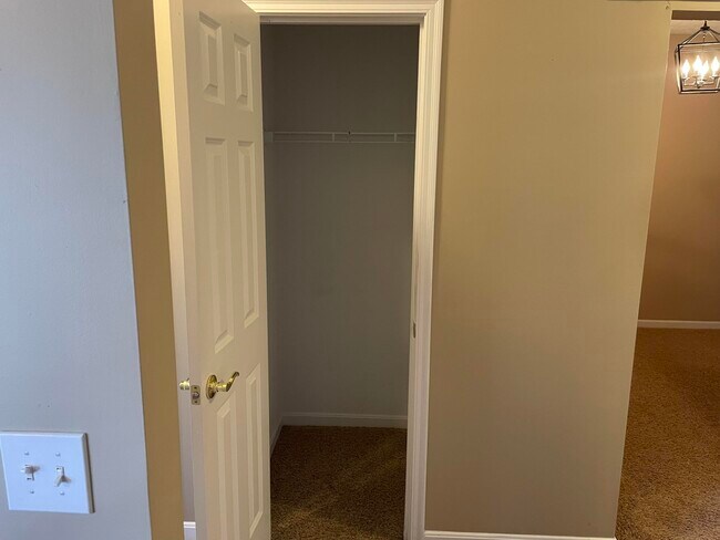 Building Photo - 1153 Fairman Way