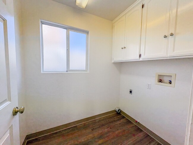 Building Photo - Unique 3 Bedroom, 3 Bathroom Home in Oceano