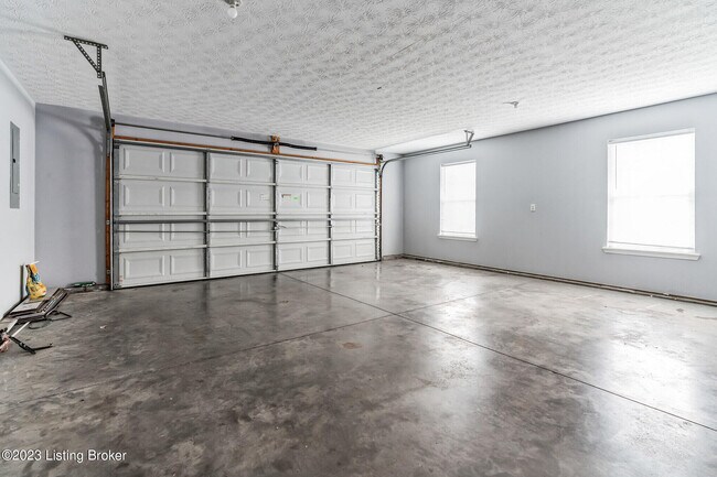 Building Photo - 9500 Brady John Ct