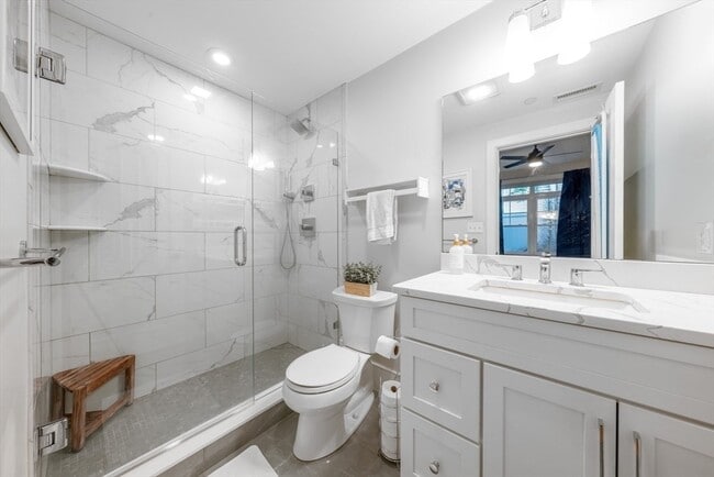 Building Photo - 315 College Farm Rd