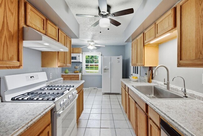 Building Photo - 206 Hiawatha Trail