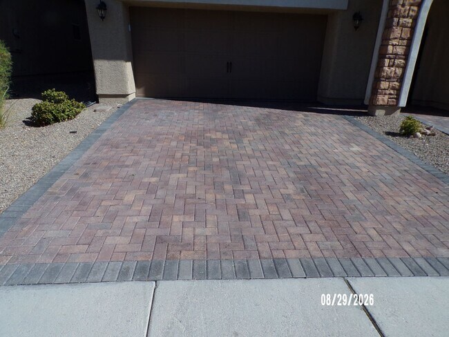 Building Photo - 1051 Whitworth Ave