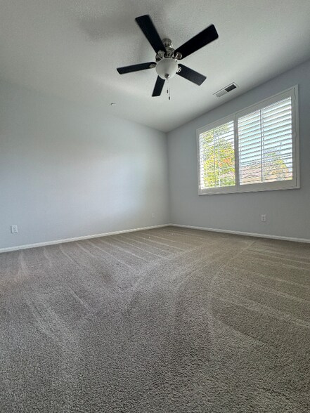 Building Photo - 1460 Mockingbird Ct